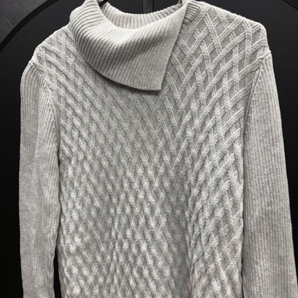 Lands' End Grey Cable Knit Sweater - Picture 2 of 5